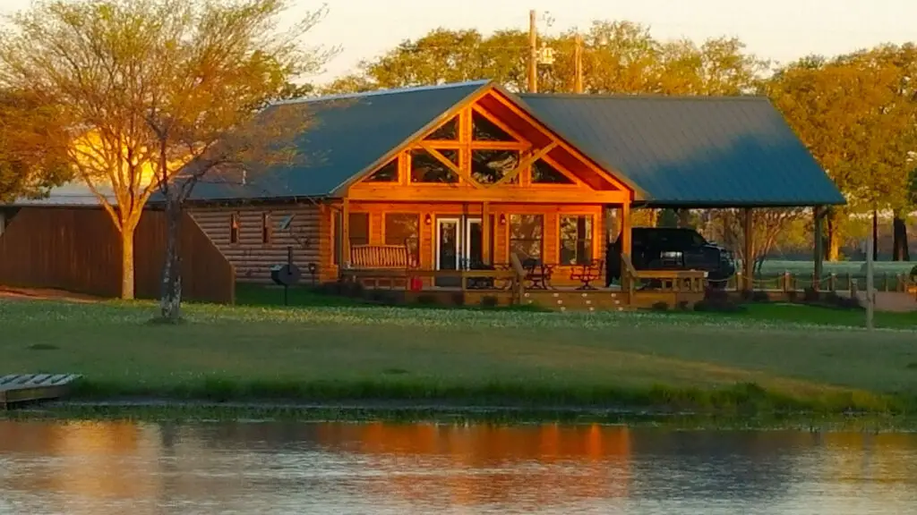 lake fork lodge is one of the prettiest bass fishing vacation spots in the US 