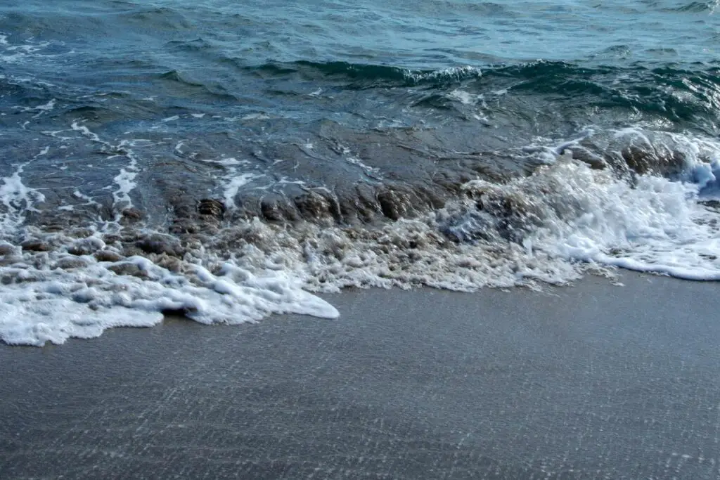 a photo of sea foam to show if it is whale sperm